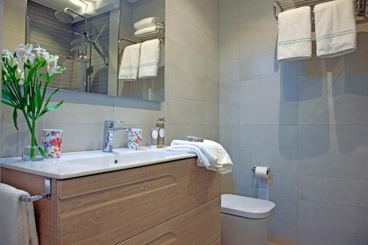 Feelathome Madrid Suites Apartments Екстериор снимка