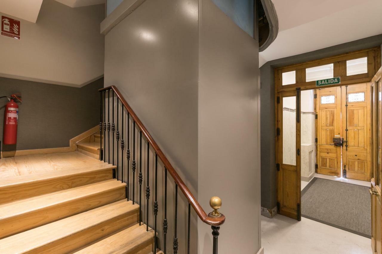 Feelathome Madrid Suites Apartments Екстериор снимка