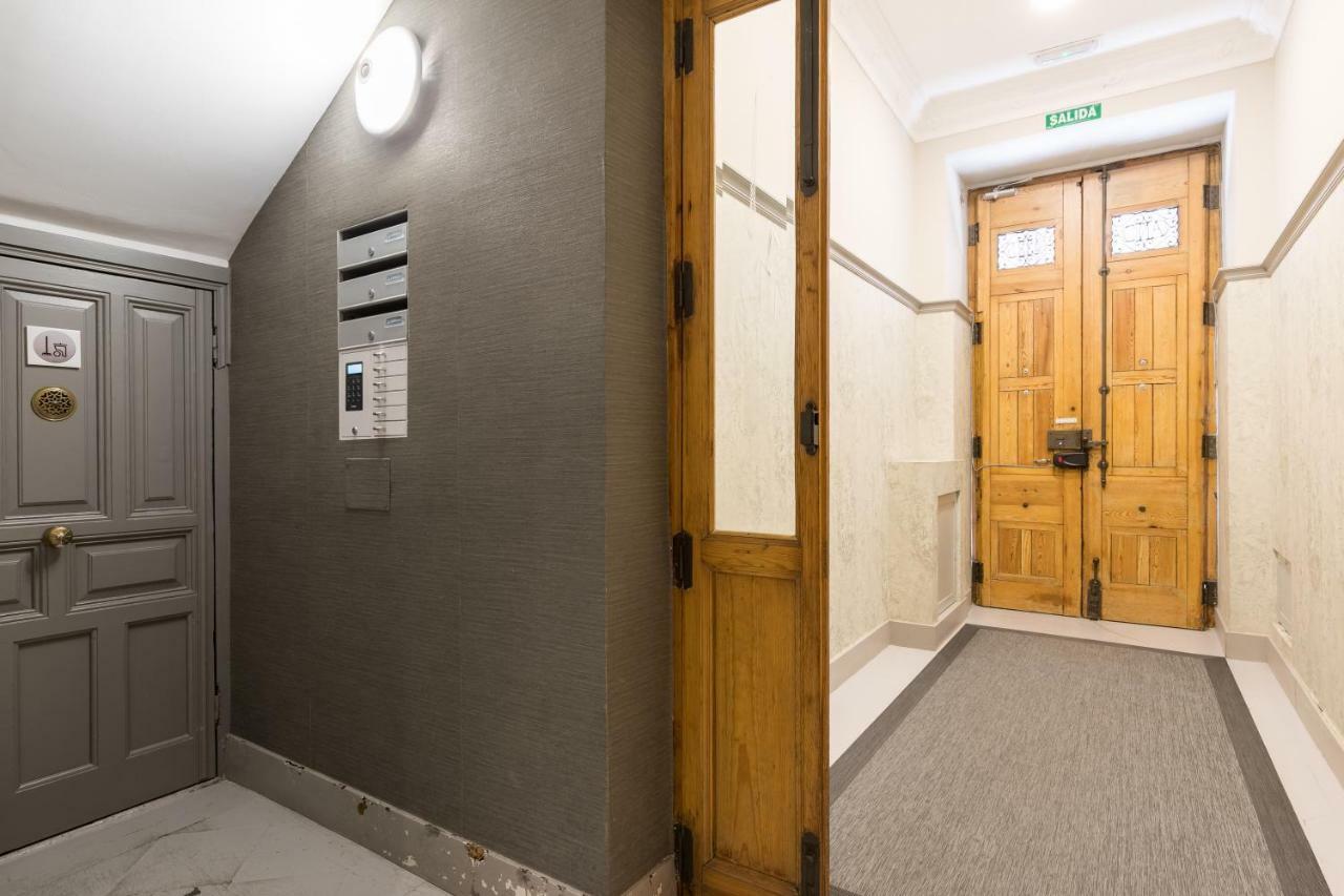 Feelathome Madrid Suites Apartments Екстериор снимка